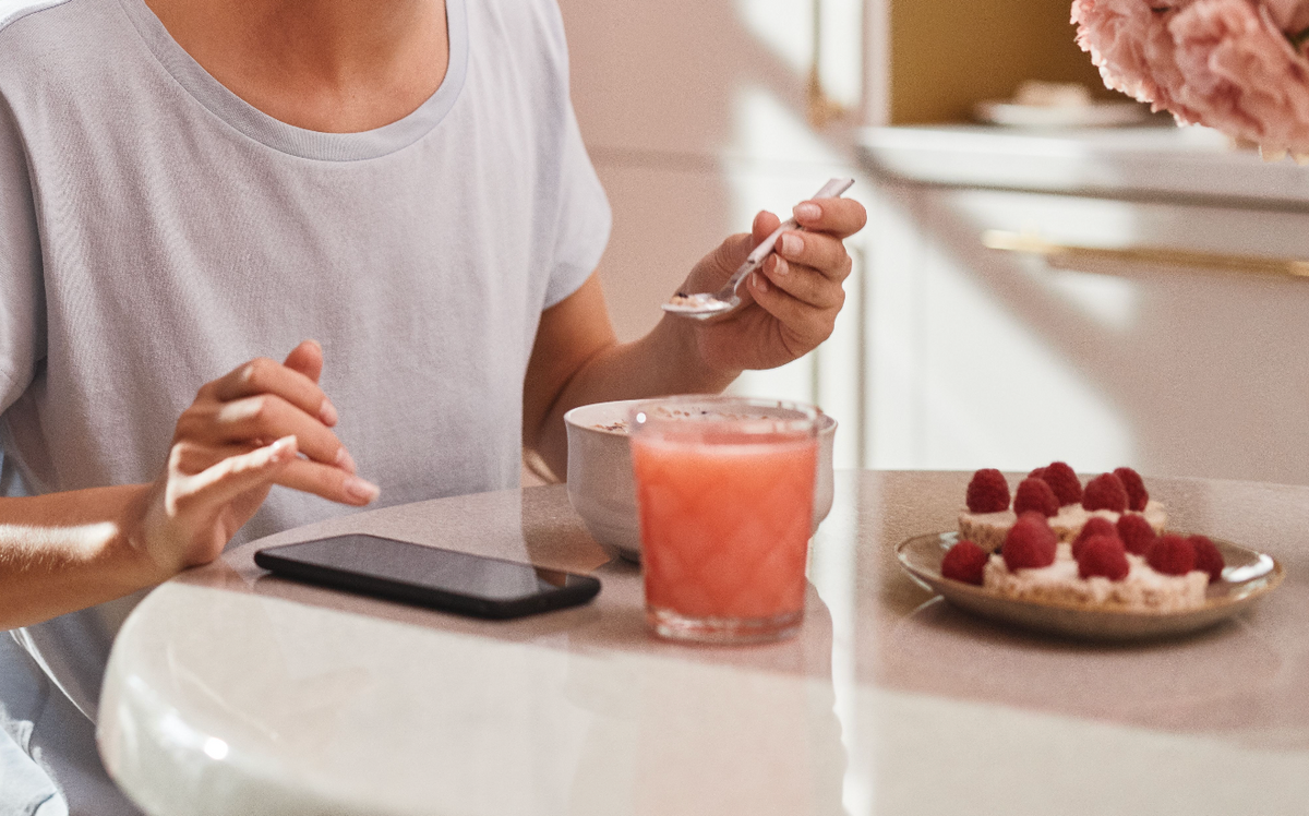 Le téléphone à table : ce qui se joue quand on coupe le fil